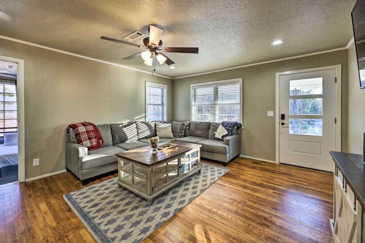 Fayetteville Vacation Rental - 2 Mi To Dtwn! المظهر الخارجي الصورة